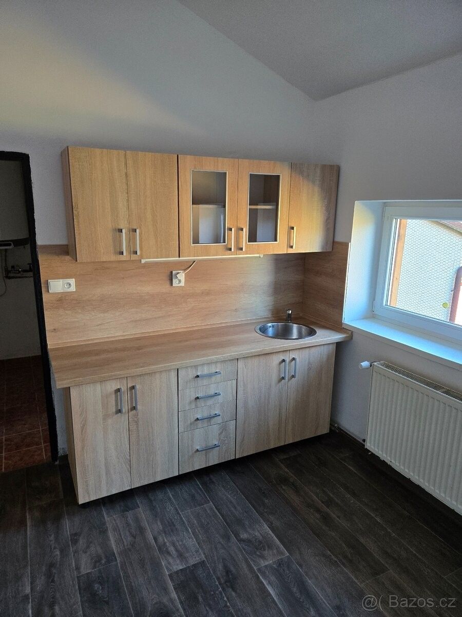 Byty, Hronov, 549 31