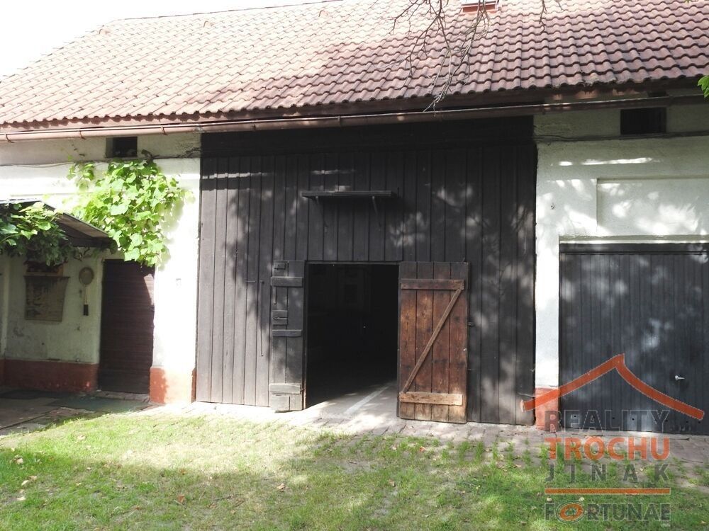 Garáže, U Zvoničky, Hradec Králové, 24 m²