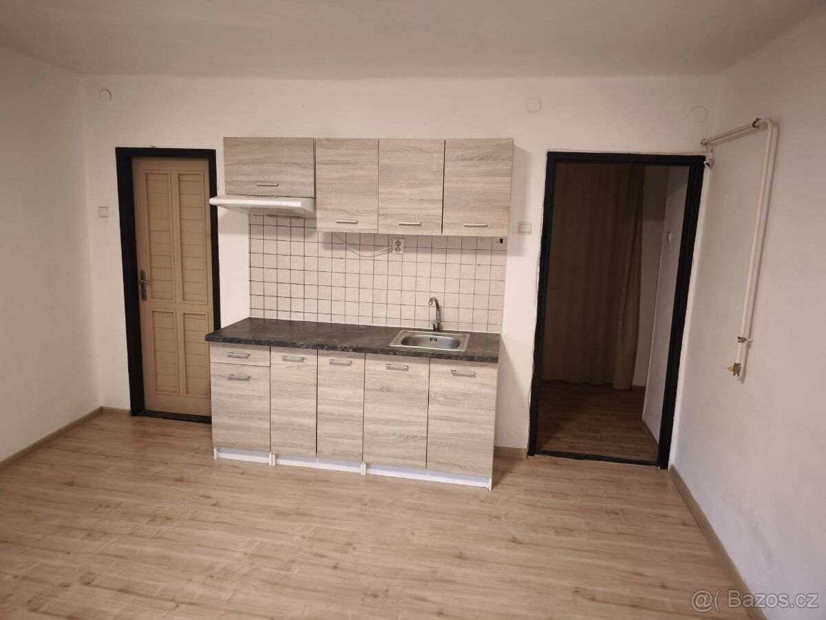 Byty, Veselí nad Moravou, 698 01