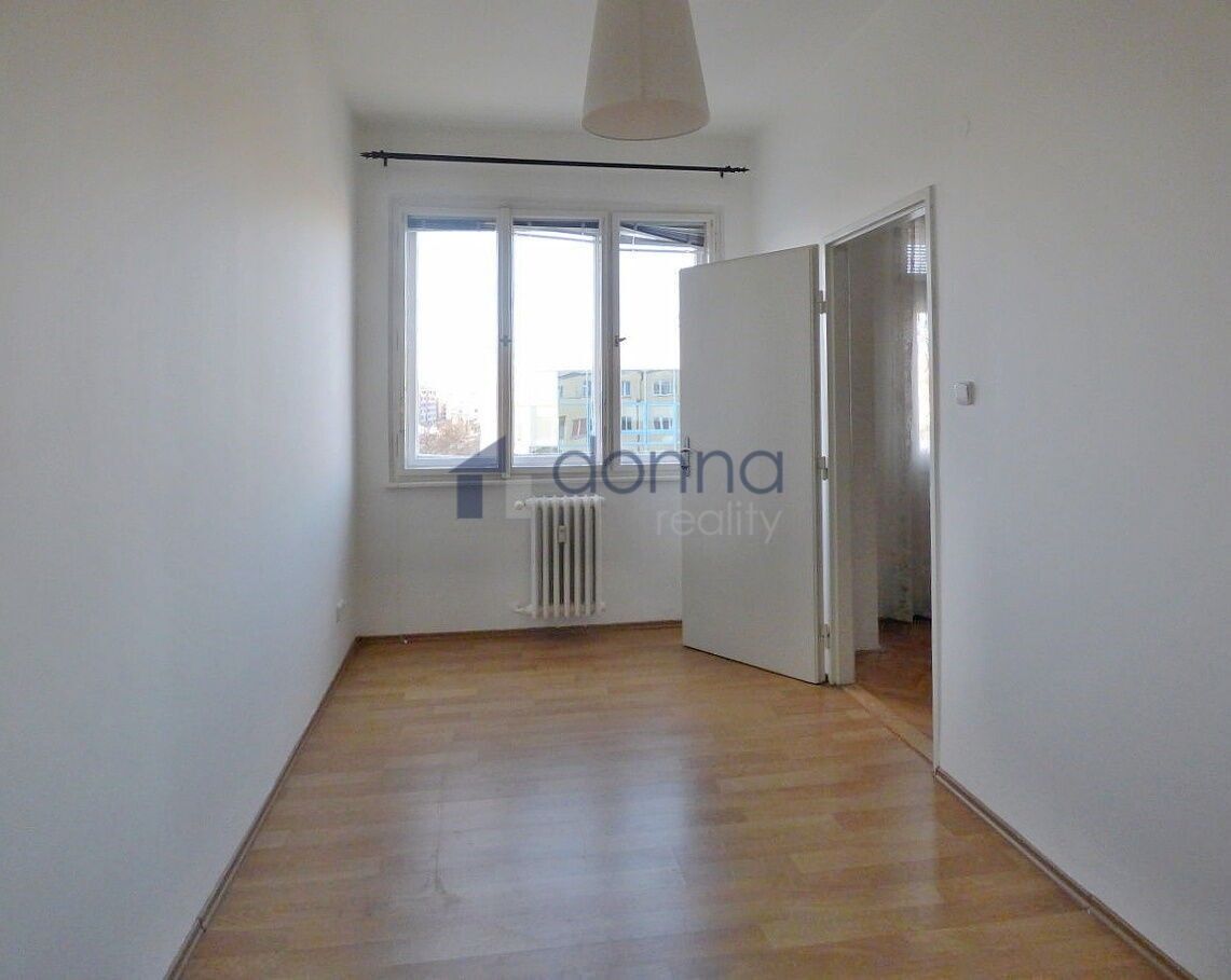 Pronájem byt 2+kk - Šrobárova, Praha, 48 m²