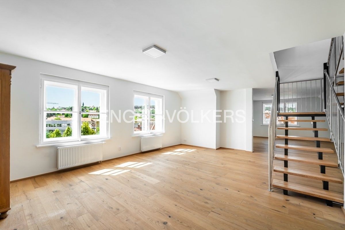 3+kk, Komornická, Praha, 149 m²