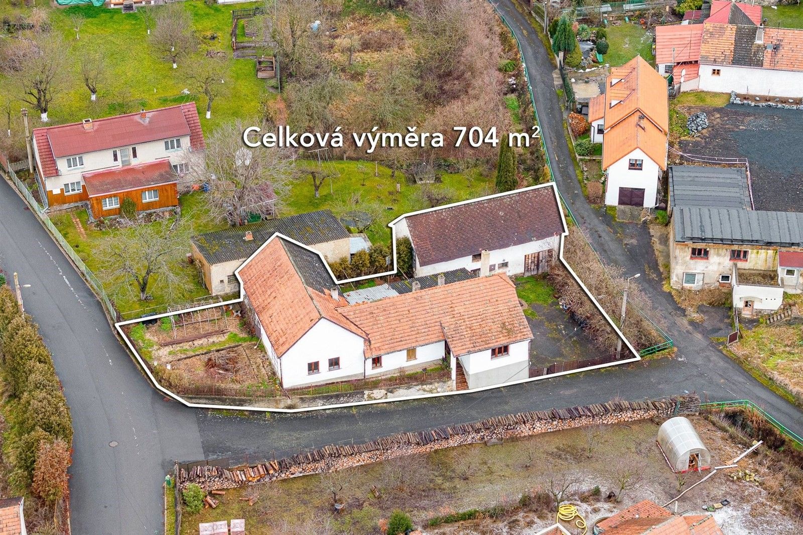 Prodej rodinný dům - Buš, 372 m²