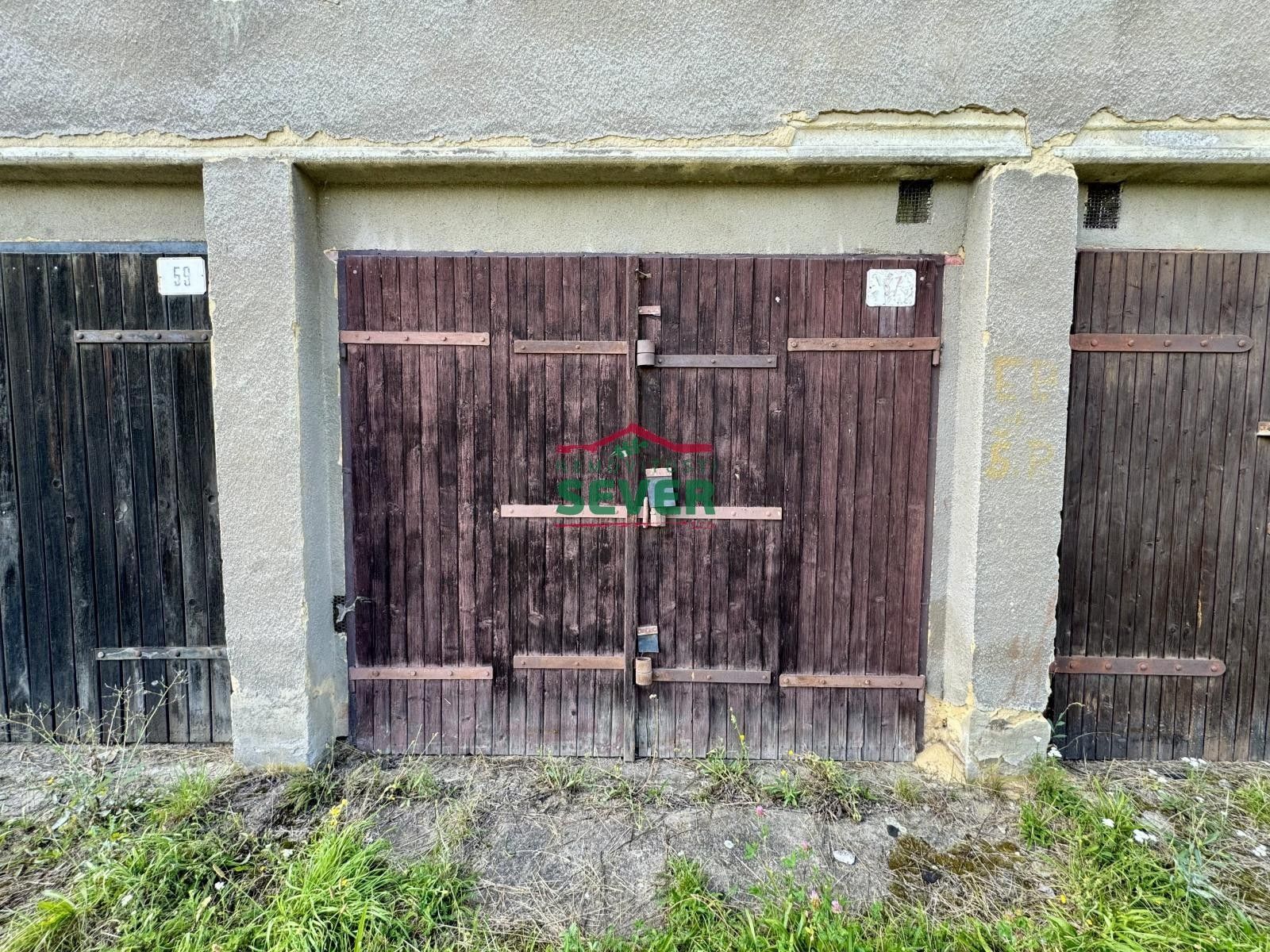 Garáže, Most, 24 m²