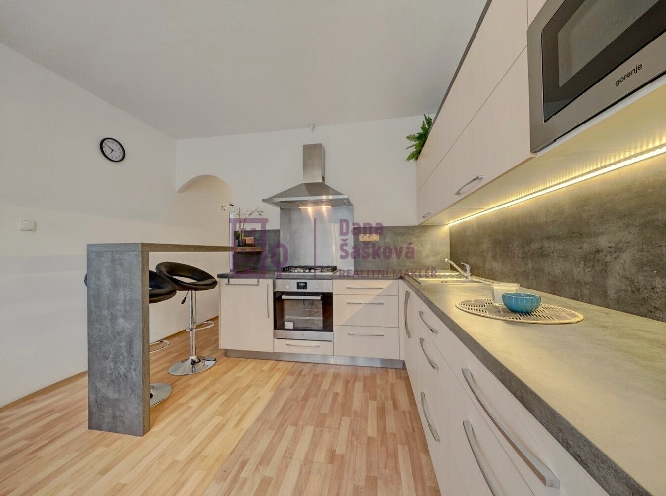 1+1, sídliště Vajgar, Jindřichův Hradec, 53 m²