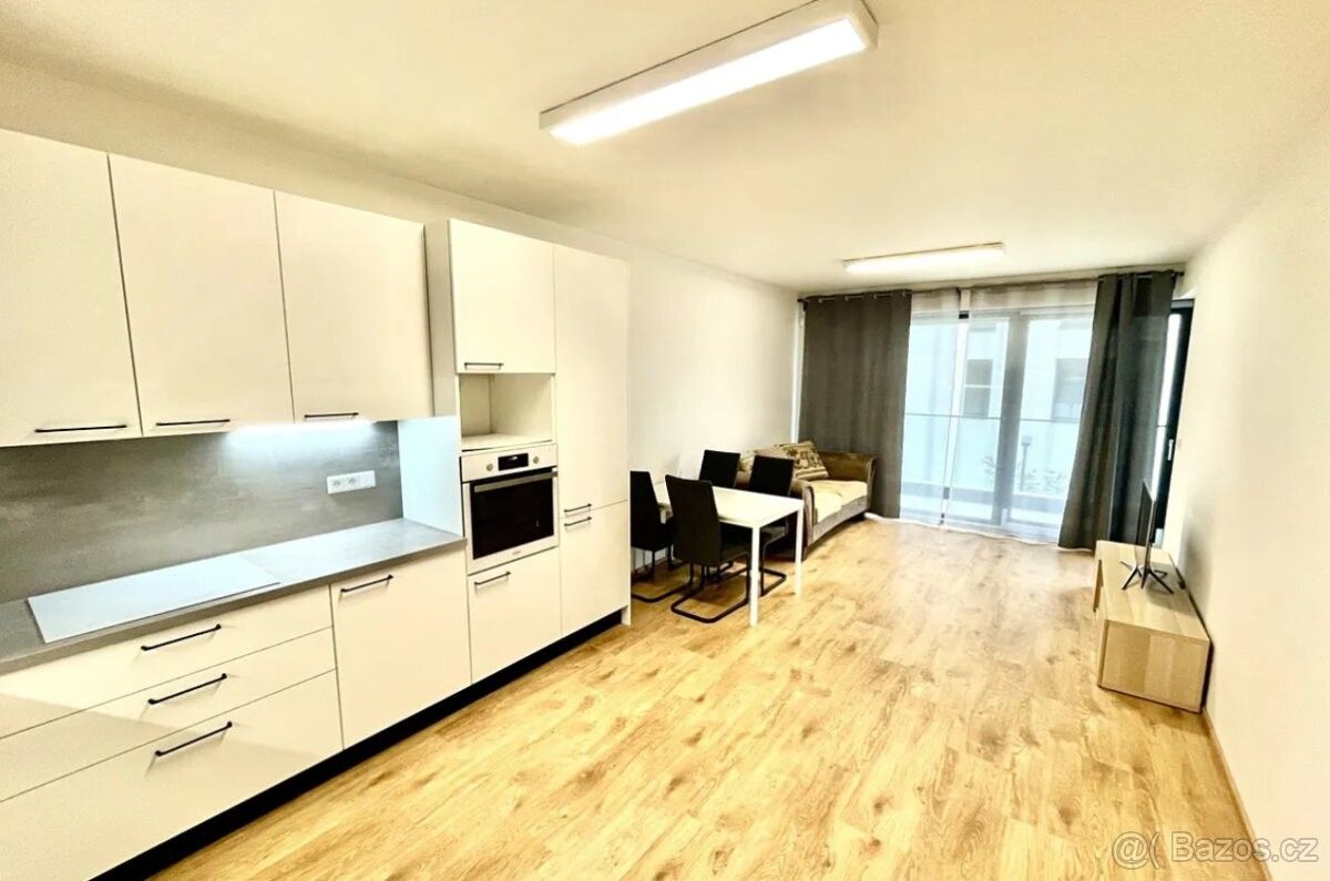 2+kk, Praha, 130 00, 67 m²