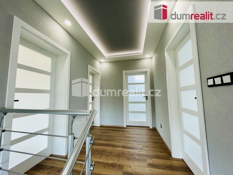 Prodej rodinný dům - V zahradách, Ruda, 160 m²