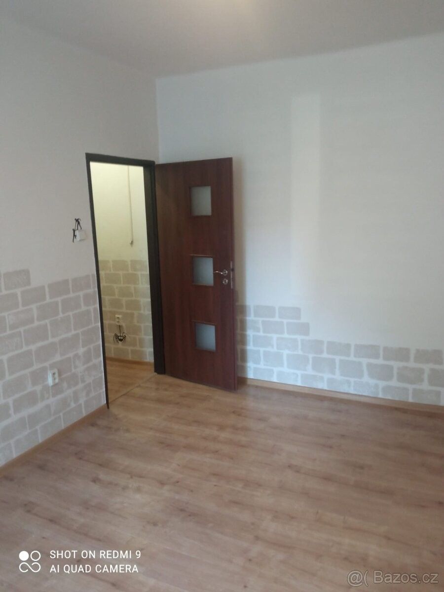 1+kk, Chomutov, 430 01, 25 m²