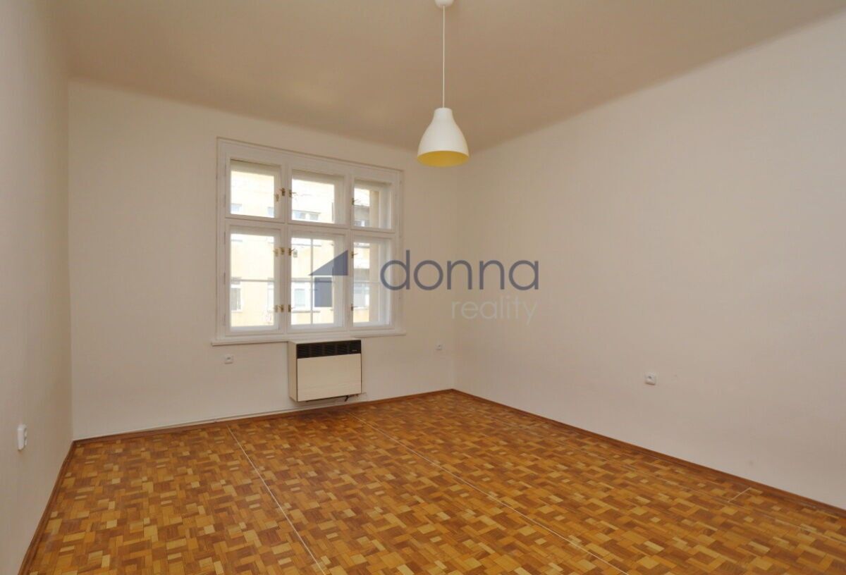 2+kk, Madridská, Praha, 56 m²