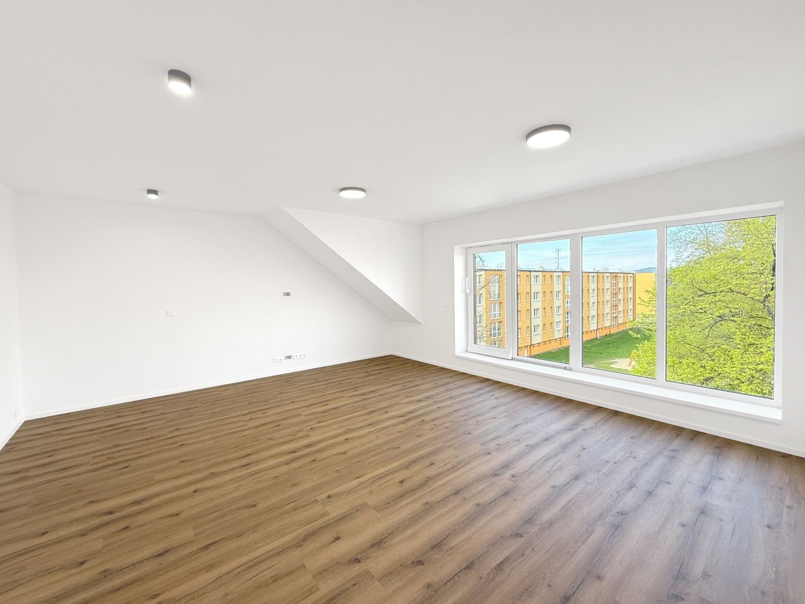 3+kk, K. Lávičky, České Budějovice, 77 m²