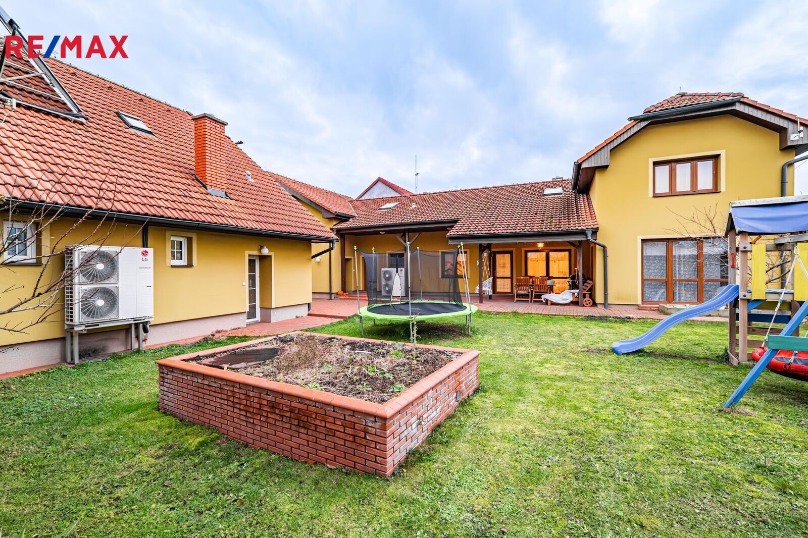 Ostatní, Ruská, Mochov, 358 m²