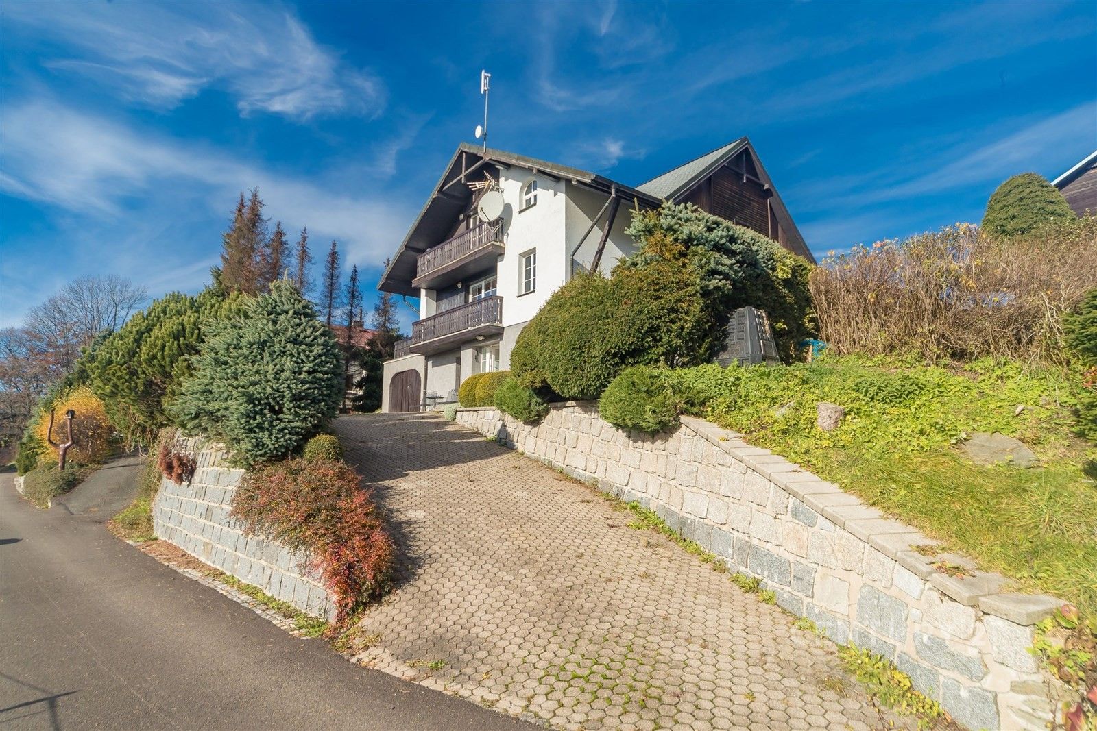 Rodinné domy, Strážné, 350 m²