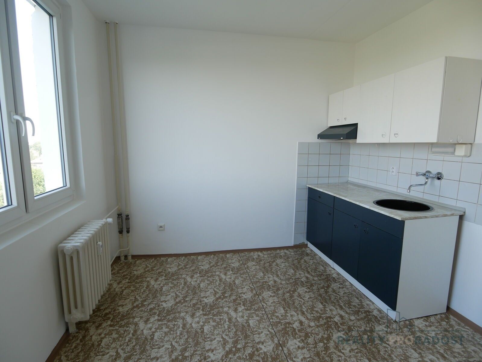 Prodej byt 1+1 - třída Edvarda Beneše, Hradec Králové, 42 m²