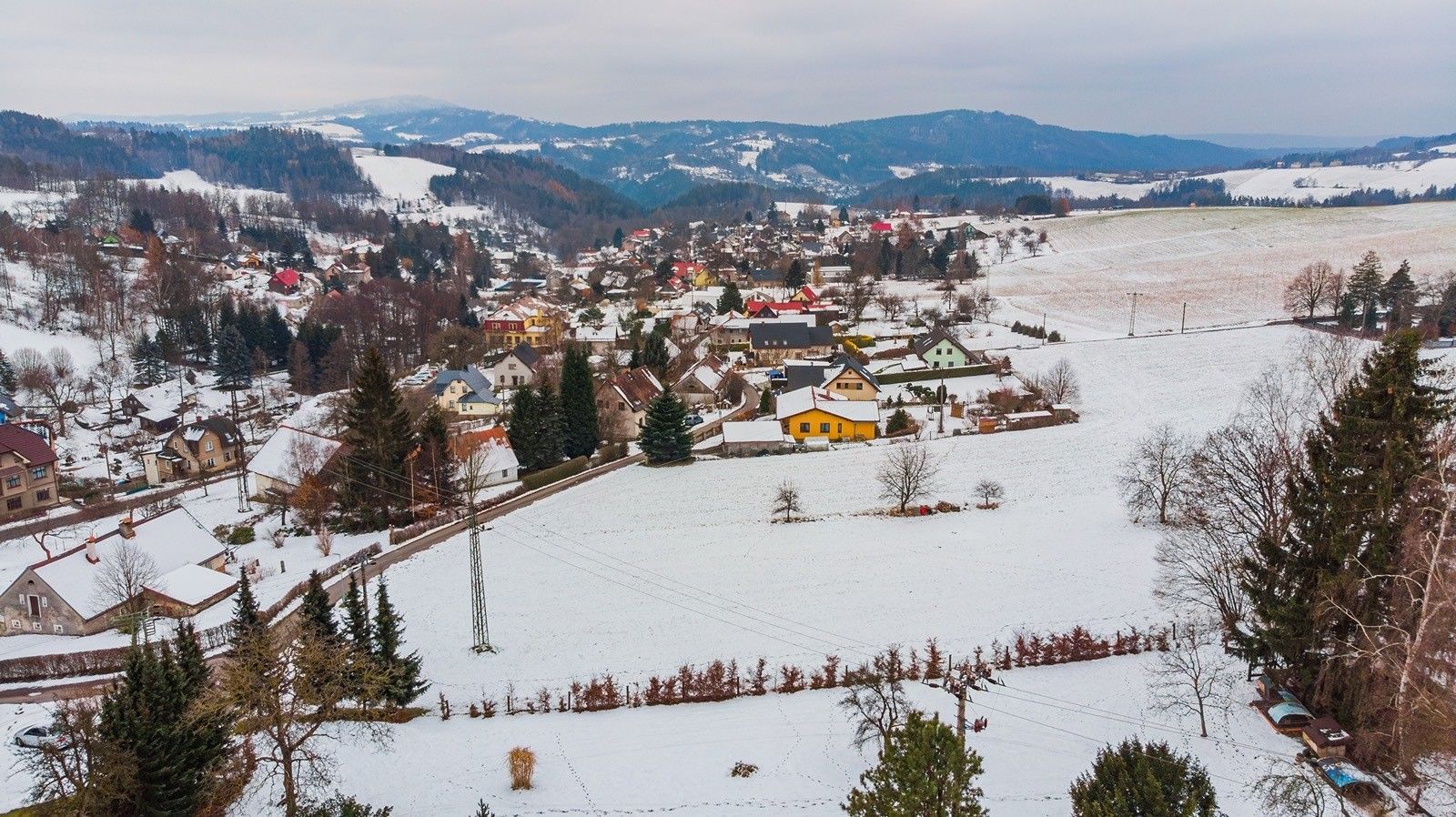 Prodej pozemek pro bydlení - Skuhrov, 1 721 m²