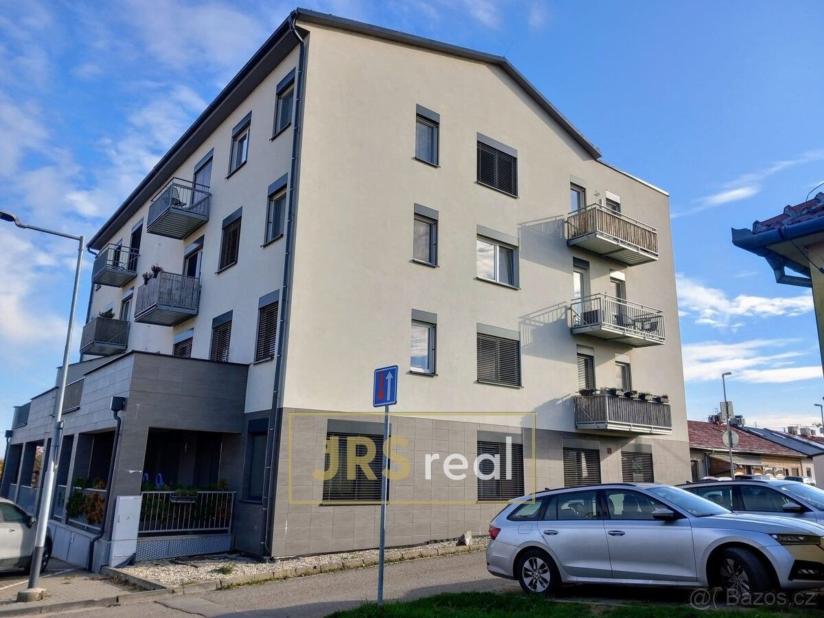 Pronájem byt 2+kk - Velké Pavlovice, 691 06, 45 m²