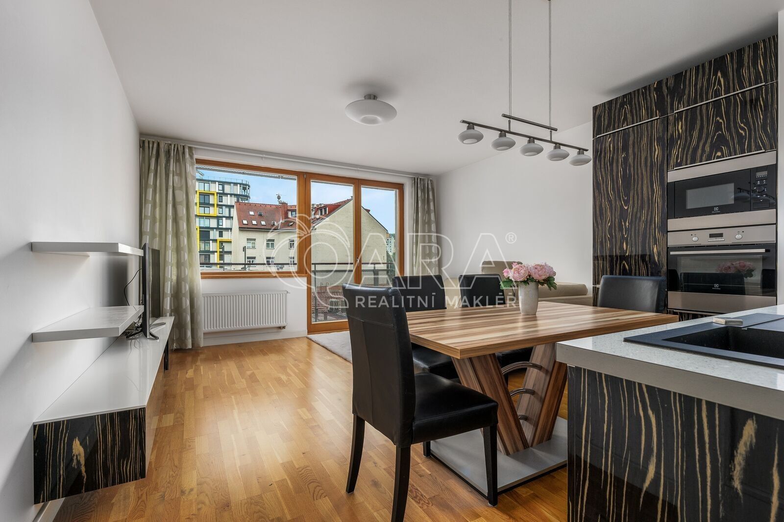 Pronájem byt 3+kk - Drahobejlova, Praha, 64 m²