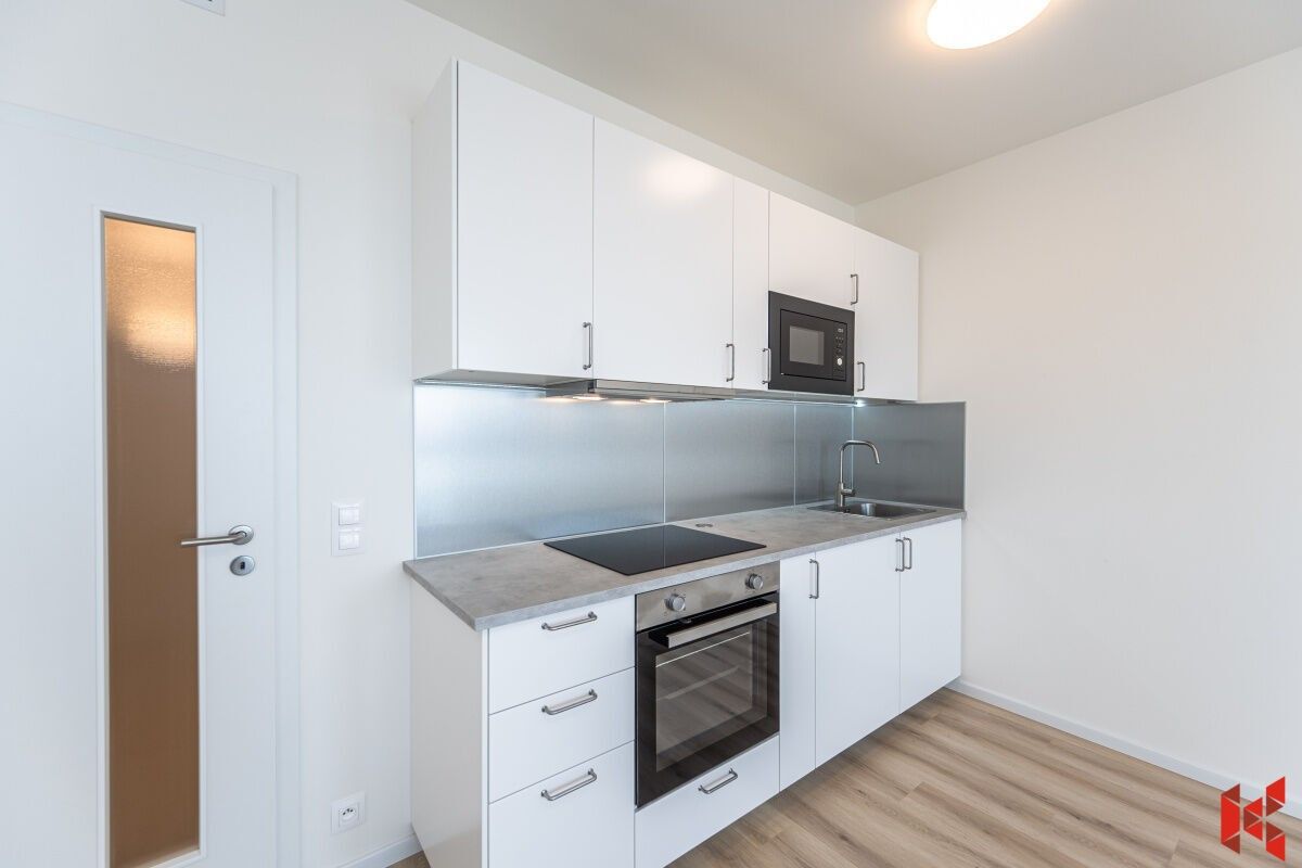 Pronájem byt 1+kk - Laponská,Hloubětín,Praha, 32 m²