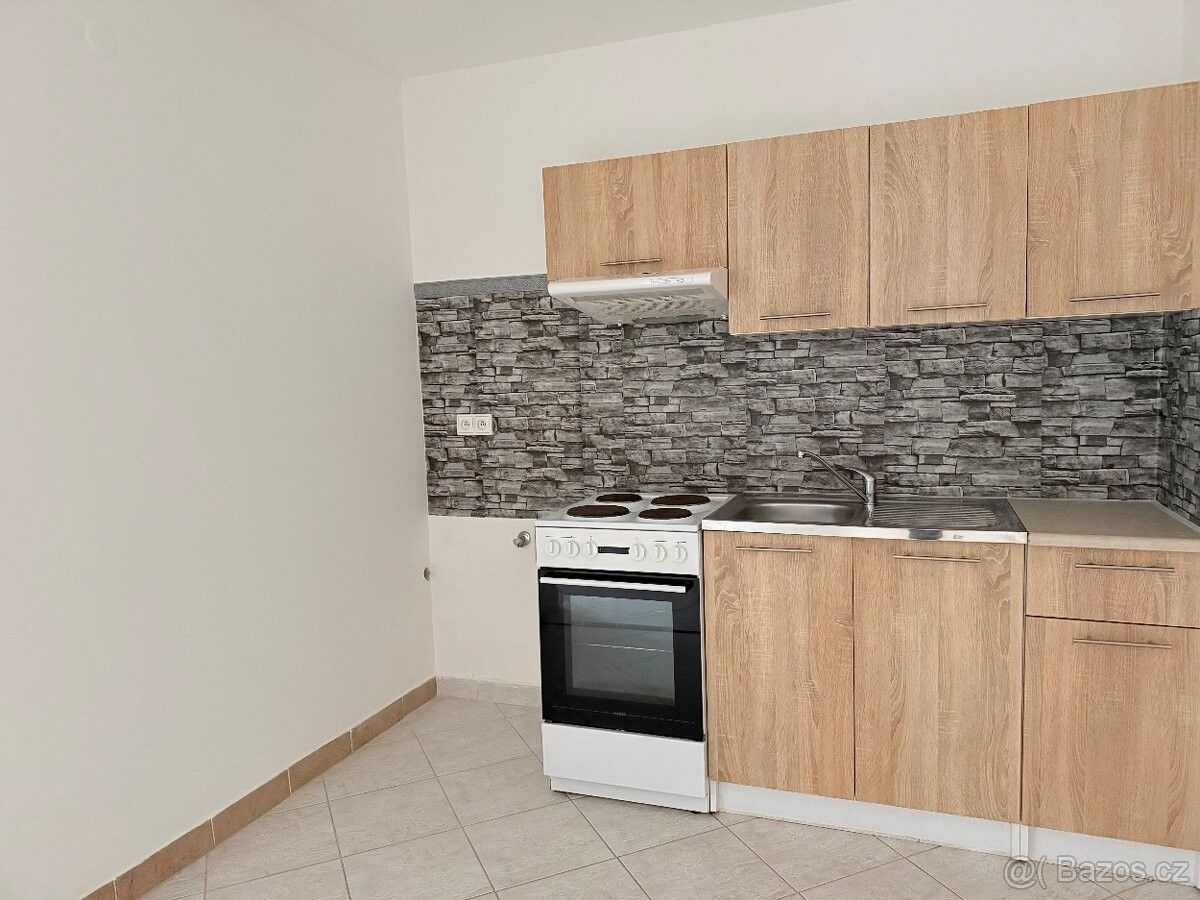 Byty, Polička, 572 01