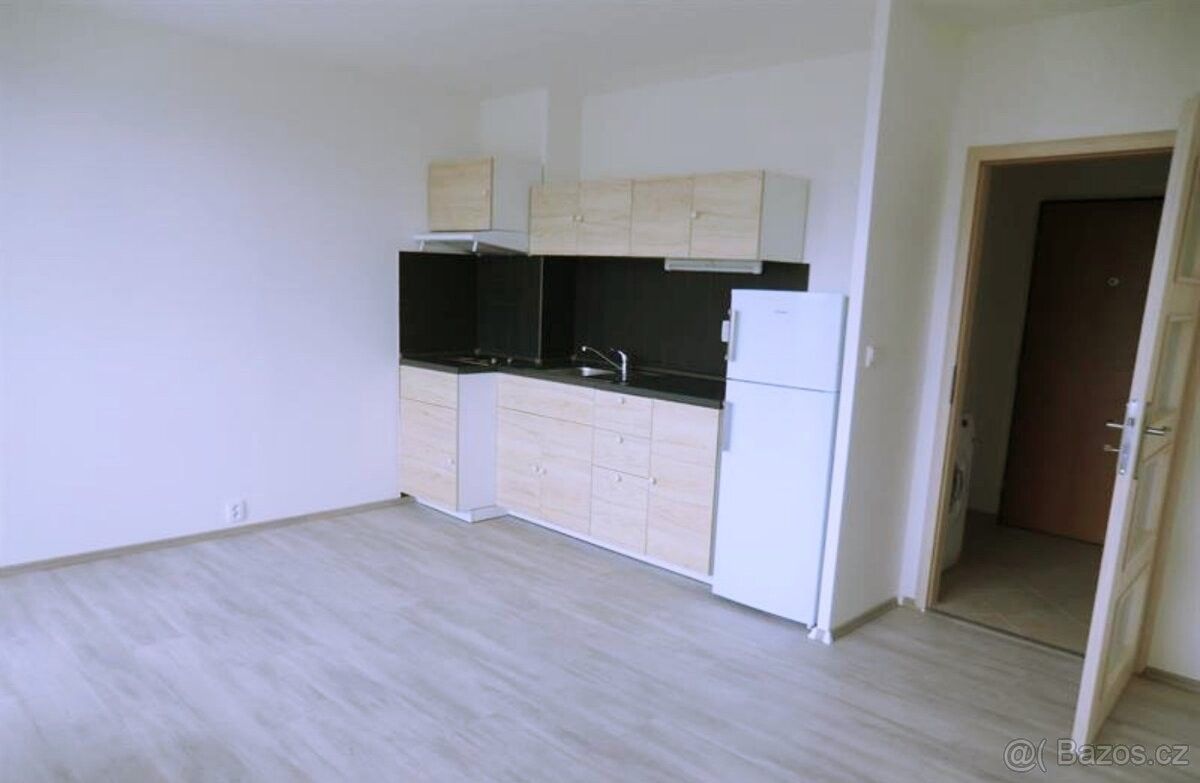 Prodej byt 1+kk - Praha, 143 00, 27 m²