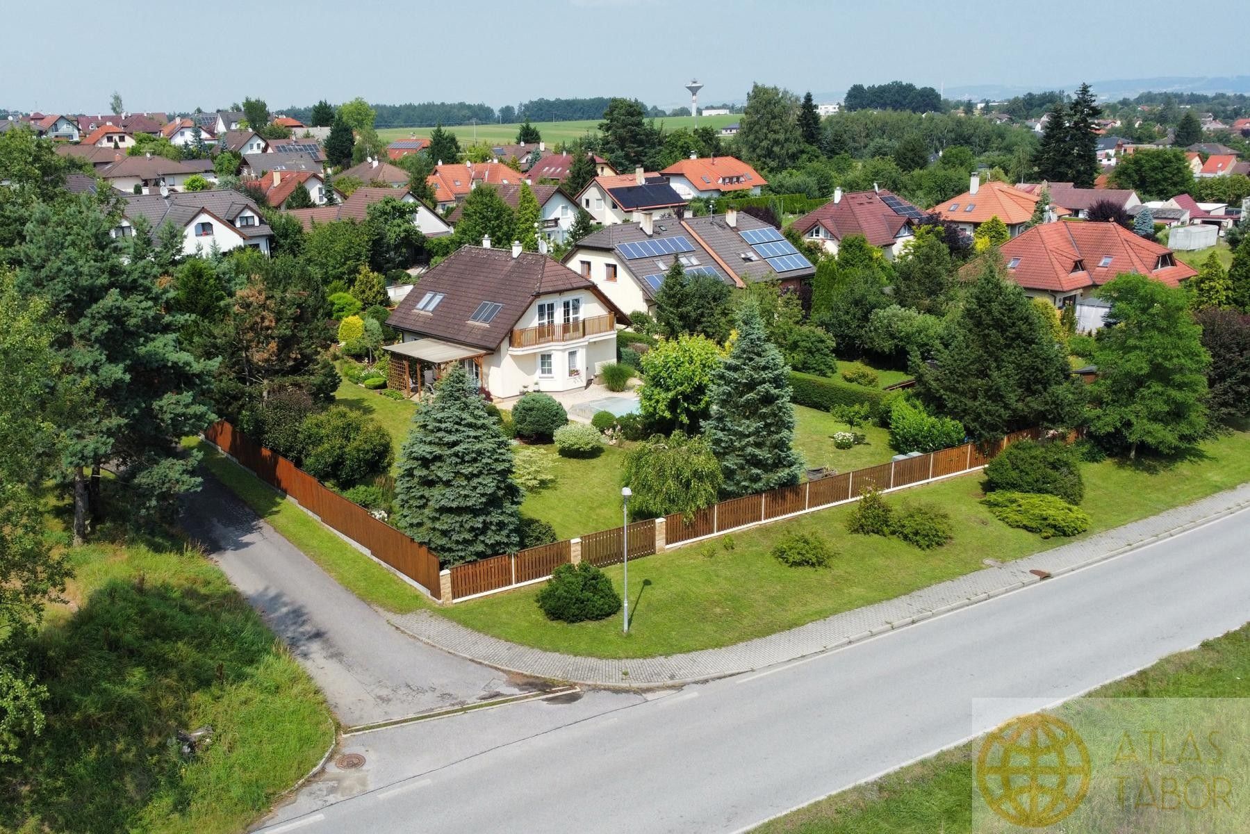 Prodej dům - Mokré, Litvínovice, 160 m²