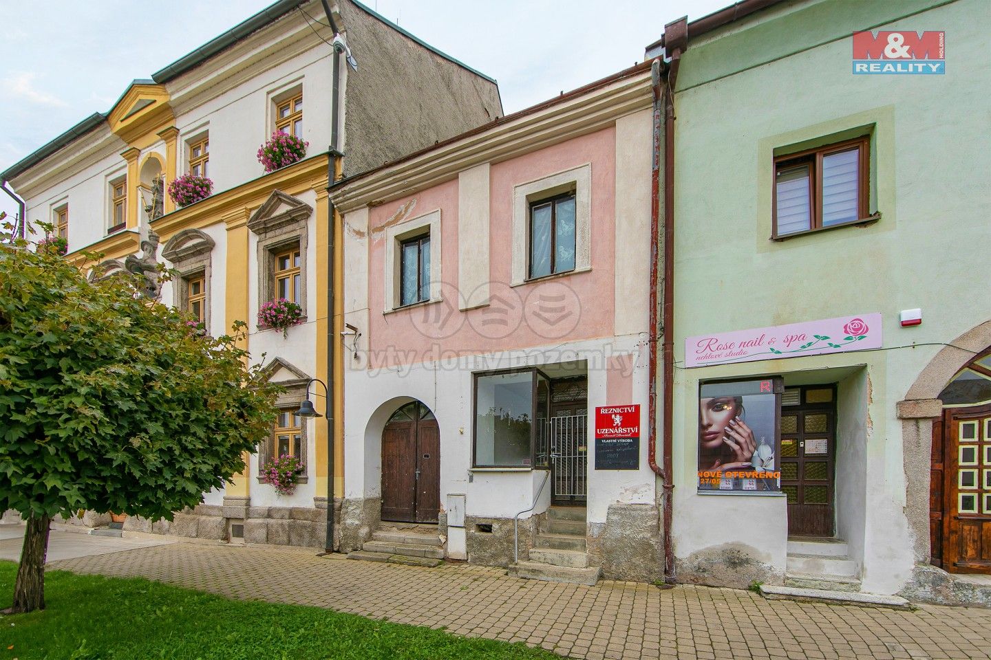 Ostatní, náměstí Republiky, Bor, 180 m²