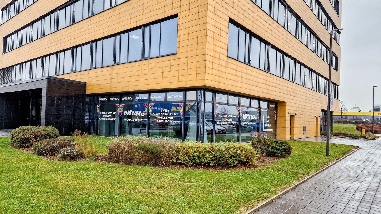 Obchodní prostory, Sezemická, Praha, 312 m²