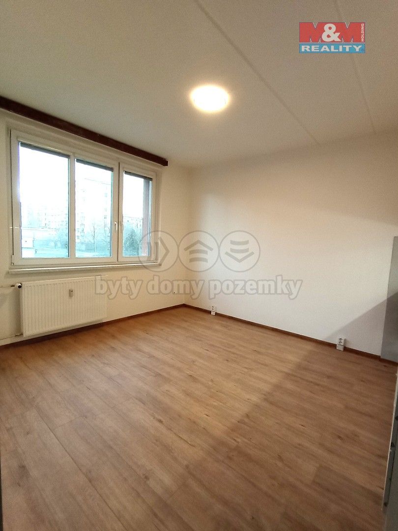 Pronájem byt 2+kk - Petra Obrovce, Louny, 36 m²