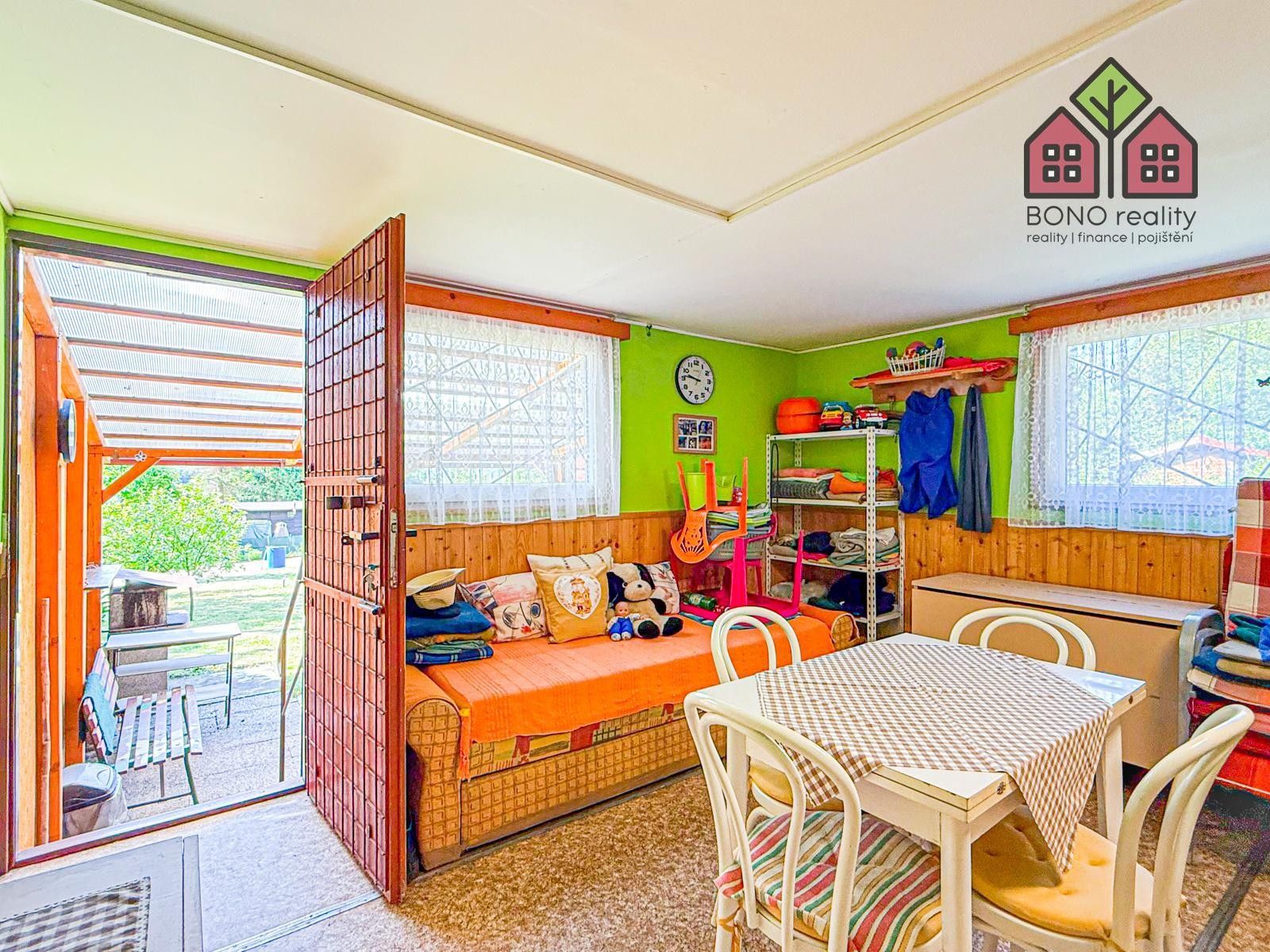 Chaty, Příkrá, Chlumec, 16 m²