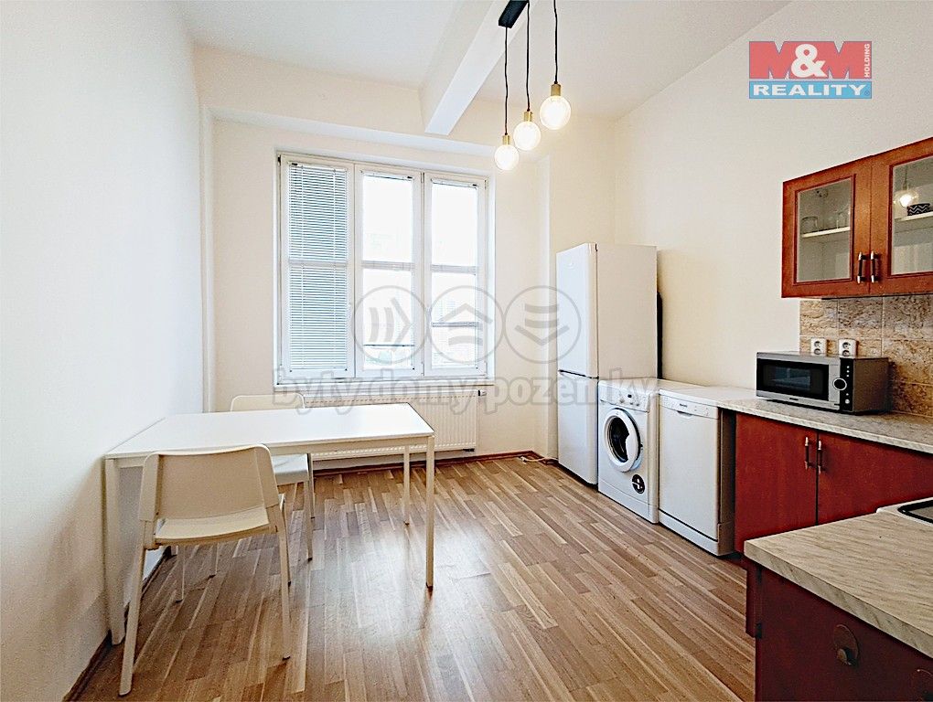 Prodej byt 1+1 - Lucemburská, Praha, 56 m²