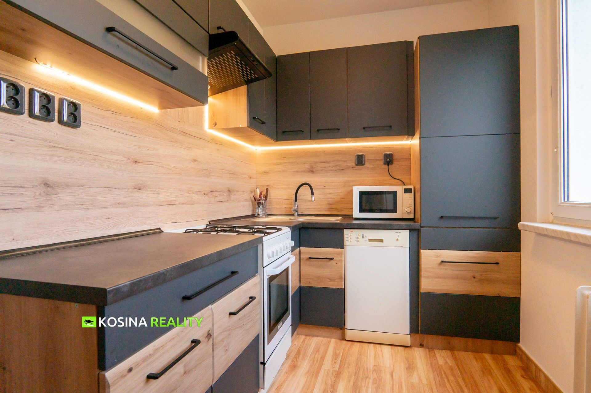 Prodej byt 3+1 - Svobodova, Nová Role, 71 m²