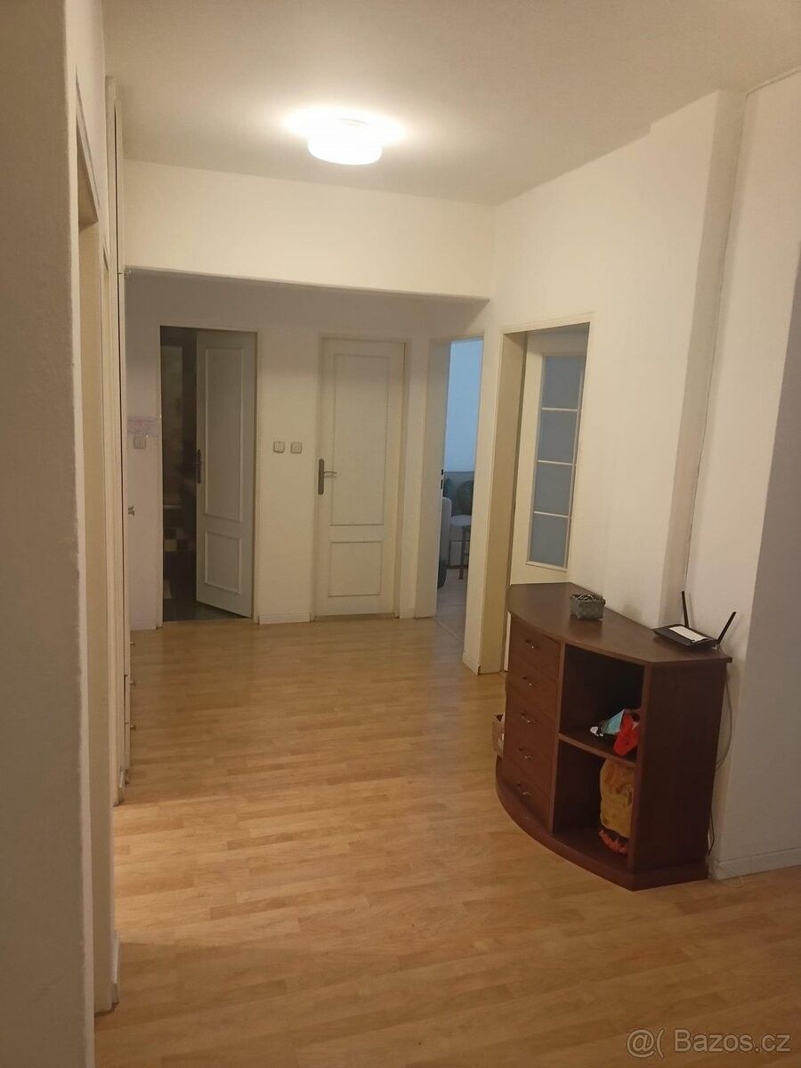 5+kk, Praha, 169 00, 10 m²