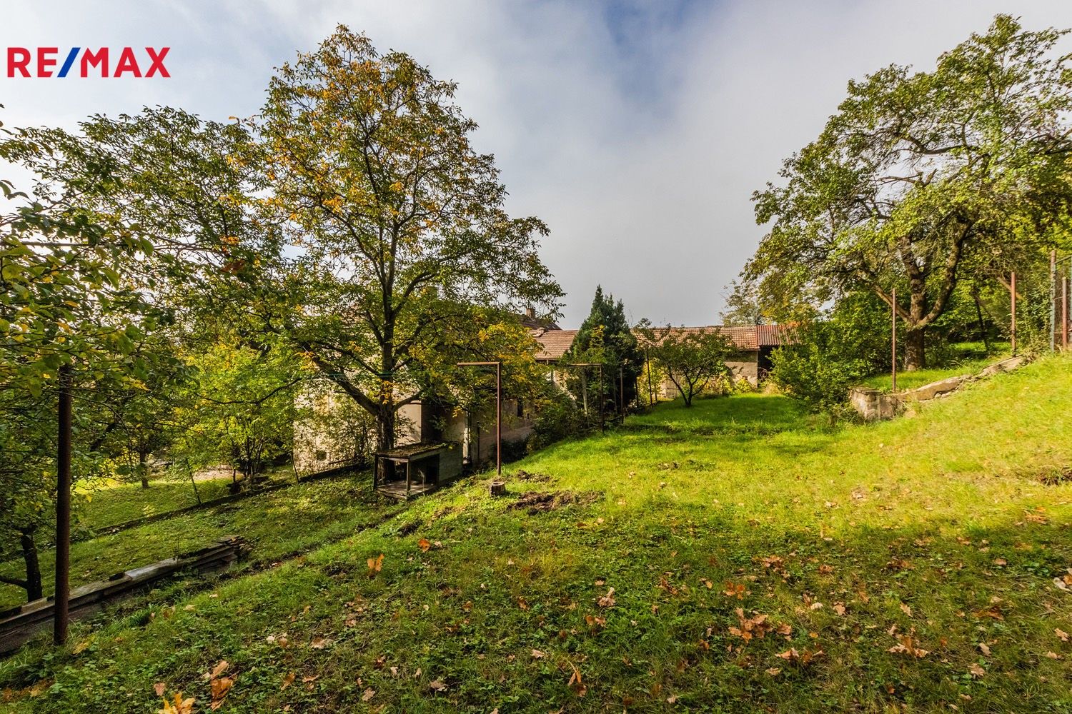 Prodej pozemek pro bydlení - Nad rybníkem, Praha, 1 000 m²