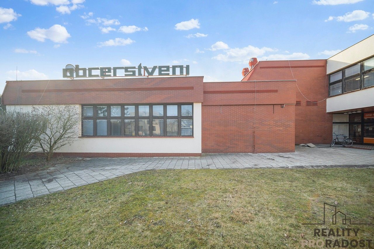 Restaurace, 1. máje, Řečany nad Labem, 320 m²