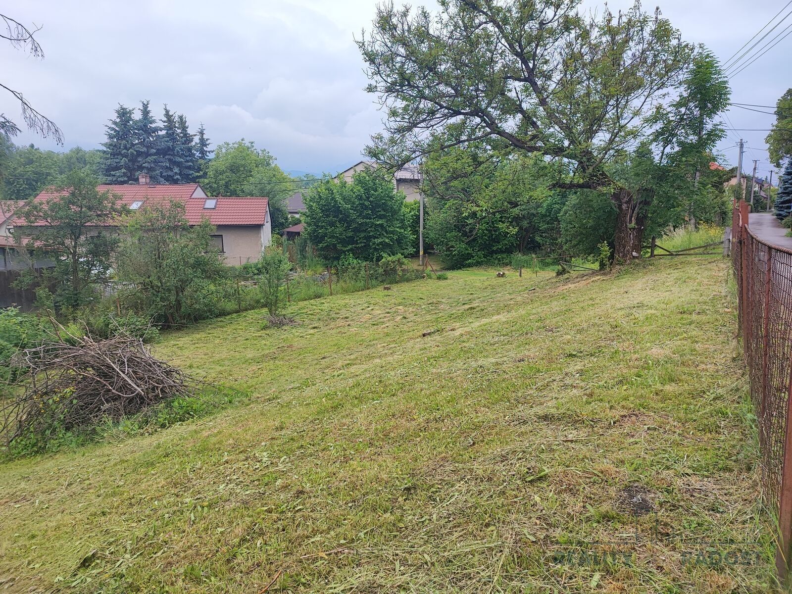 Prodej pozemek pro bydlení - Návsí, 532 m²