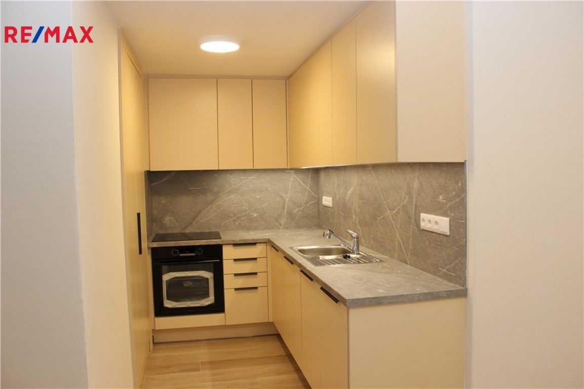 3+kk, Římská, Praha, 91 m²