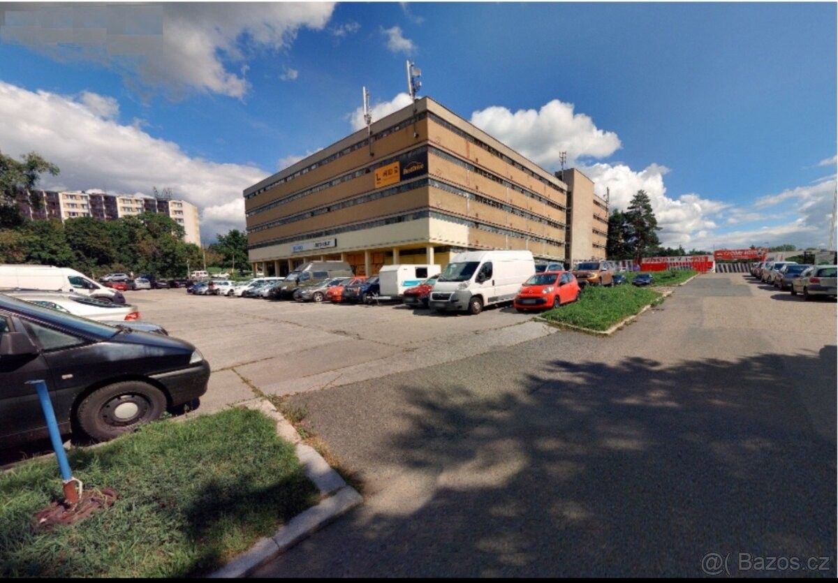 Garáže, Brno, 638 00