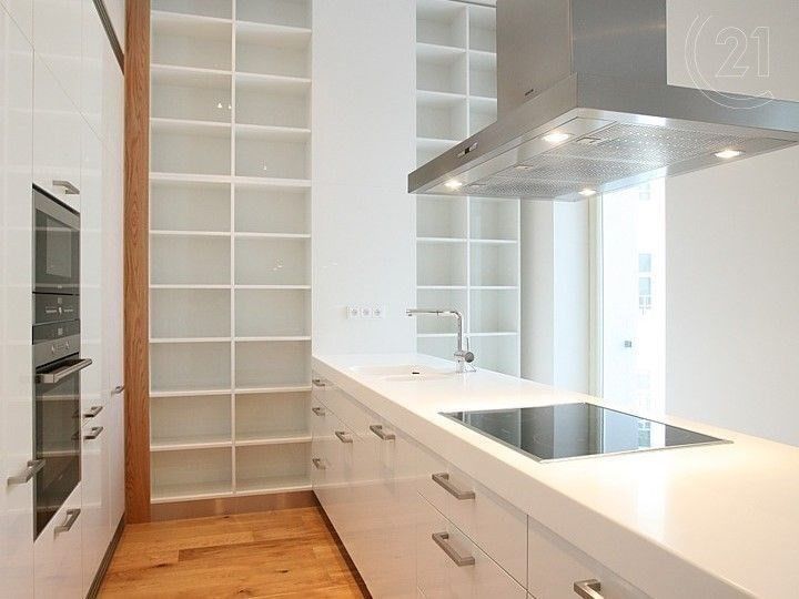 3+kk, Laubova, Praha, 114 m²