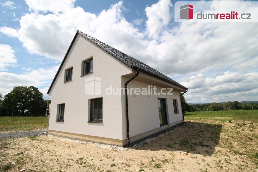 Rodinné domy, Topolová, Cheb, 151 m²