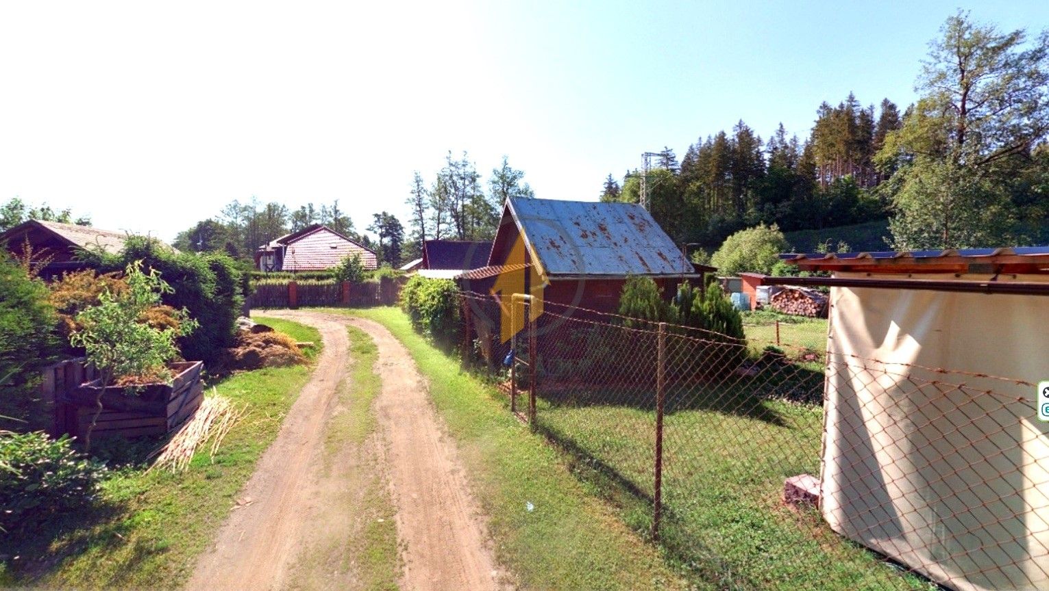 Chaty, Hostinné, 18 m²