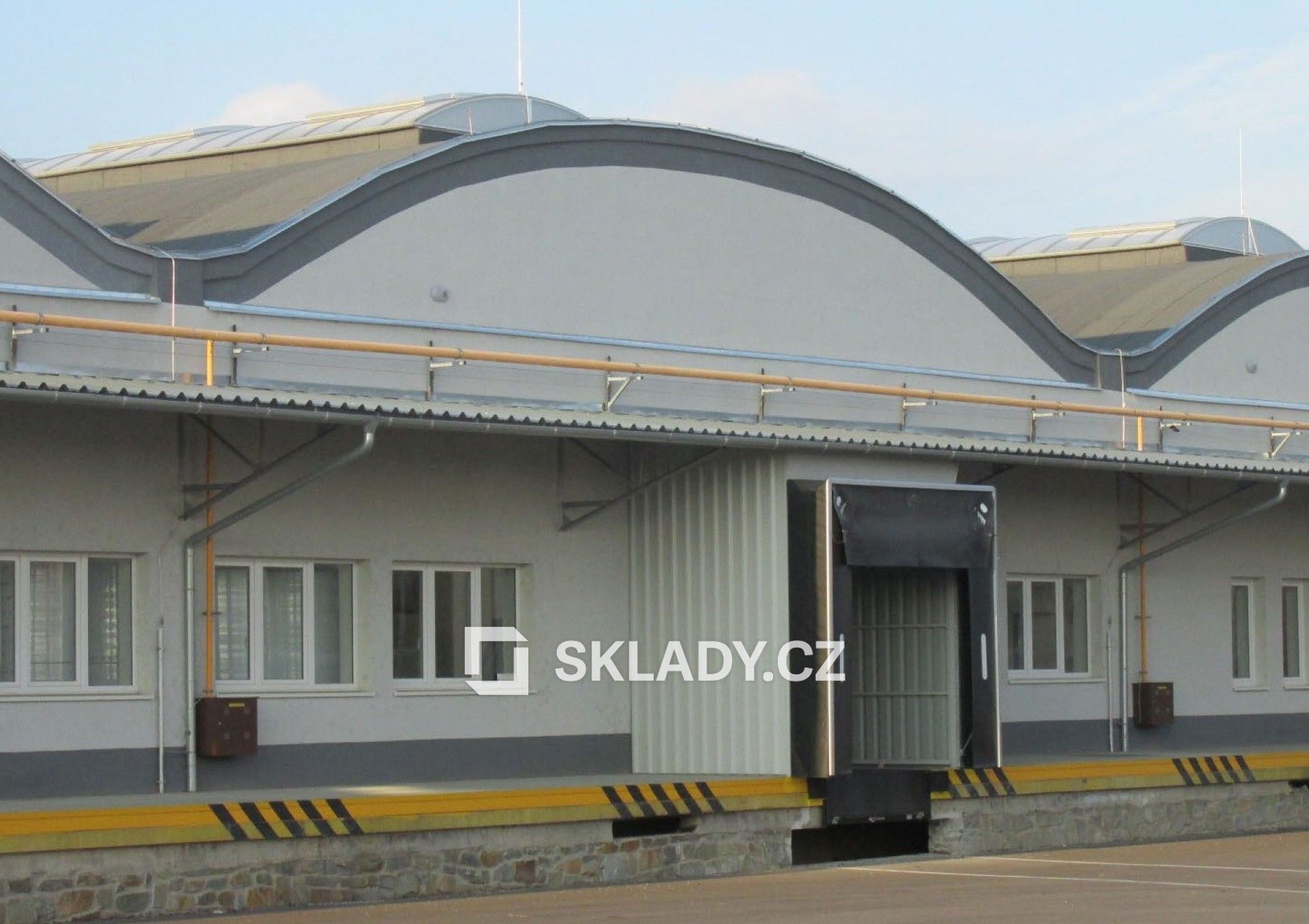 Sklady, Rousínov, 2 200 m²