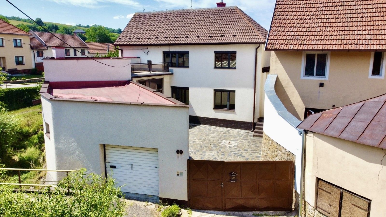 Prodej rodinný dům - Komňa, 240 m²