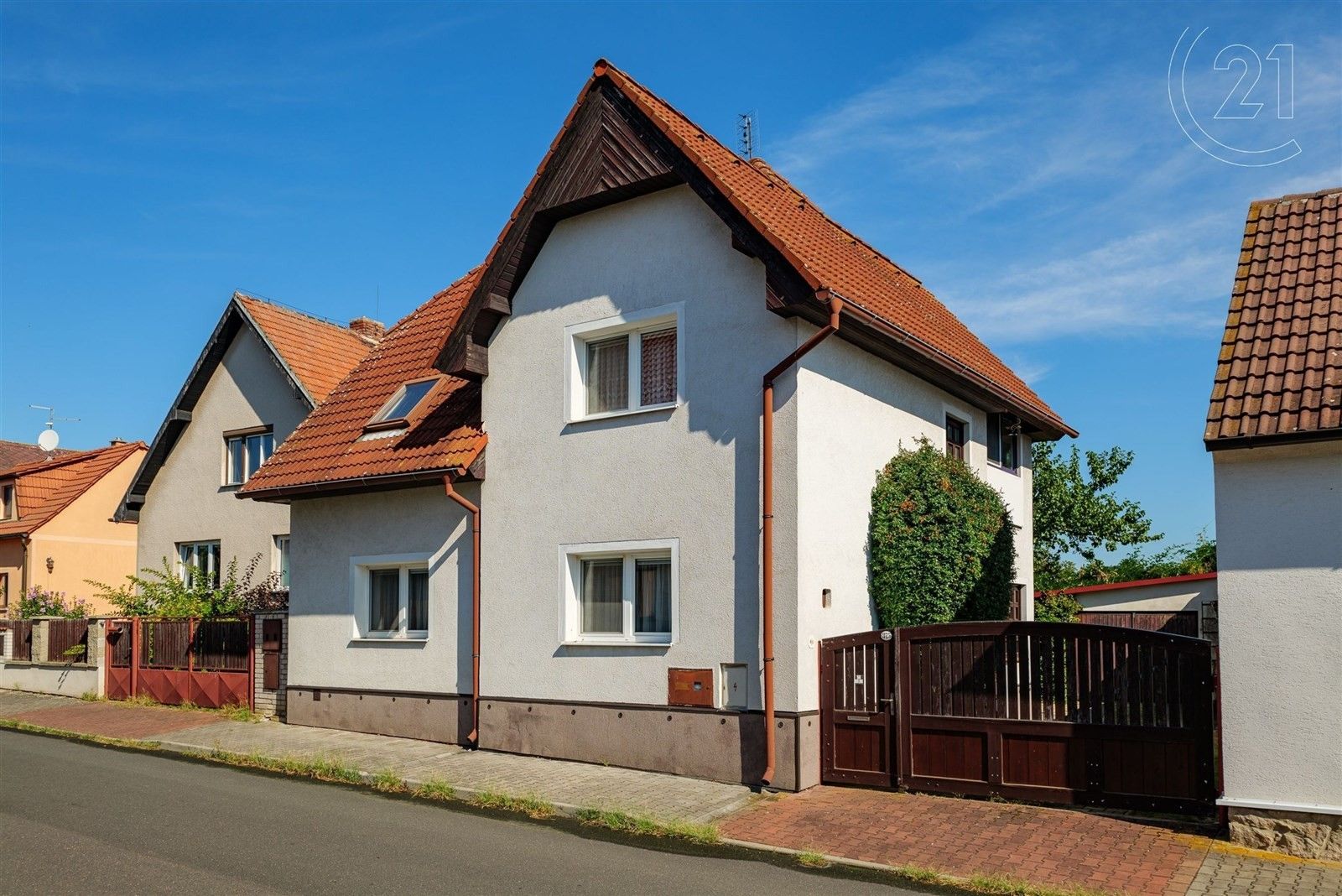 Prodej dům - Husova, Vroutek, 139 m²