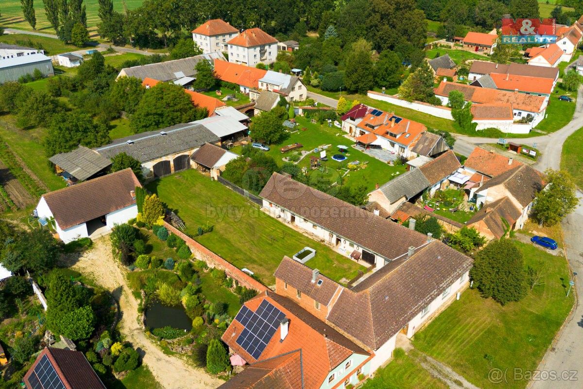 Prodej dům - Dívčice, 373 48, 3 527 m²