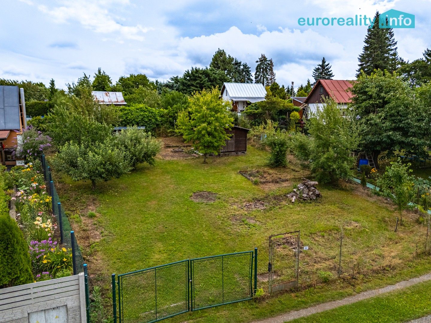 Zahrady, Tachov, 472 m²