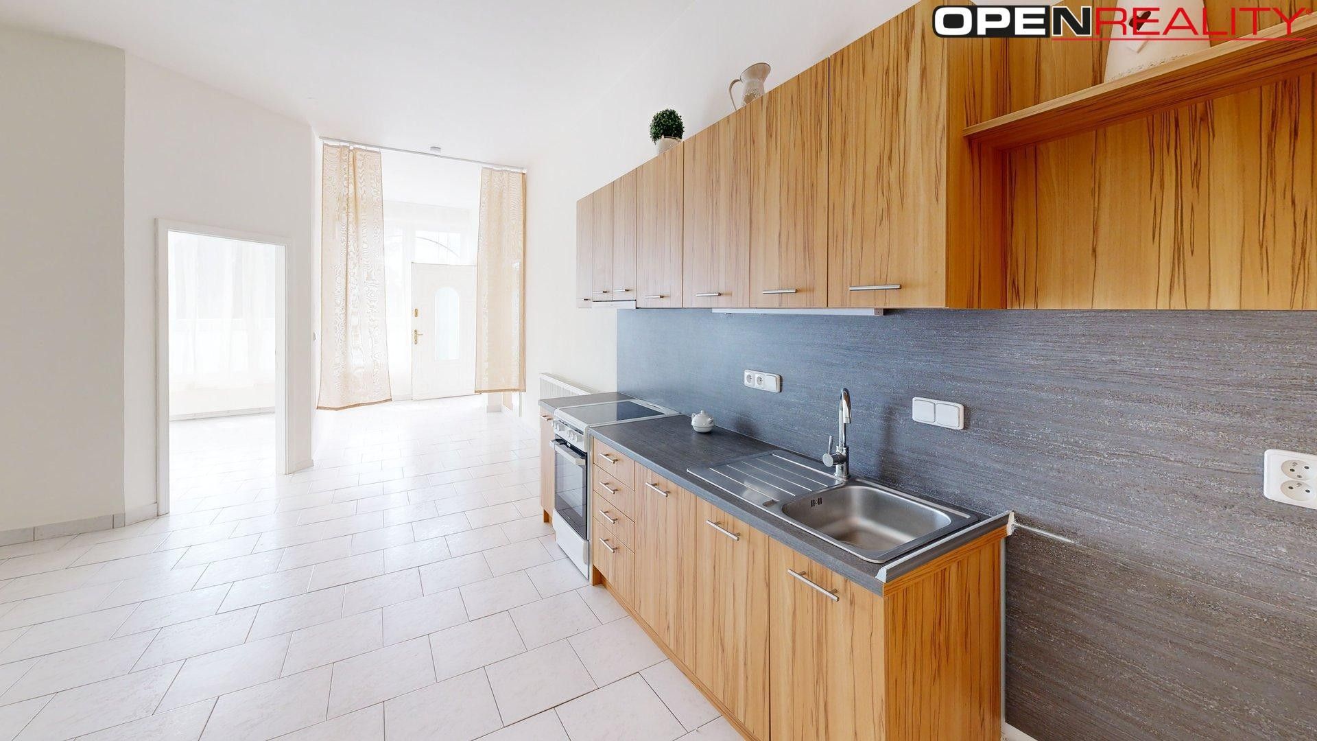 3+kk, Nádražní, Strážnice, 94 m²