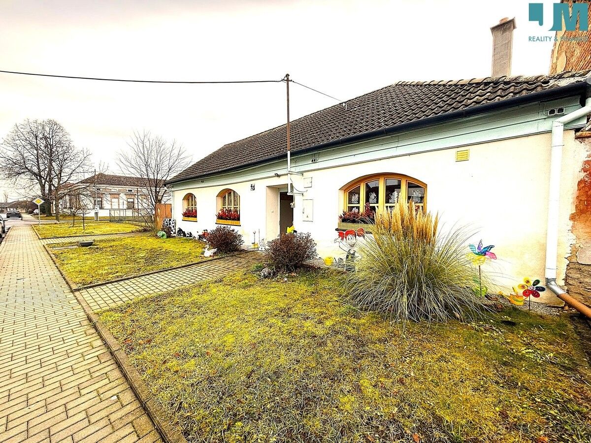 Rodinné domy, Hevlín, 671 69