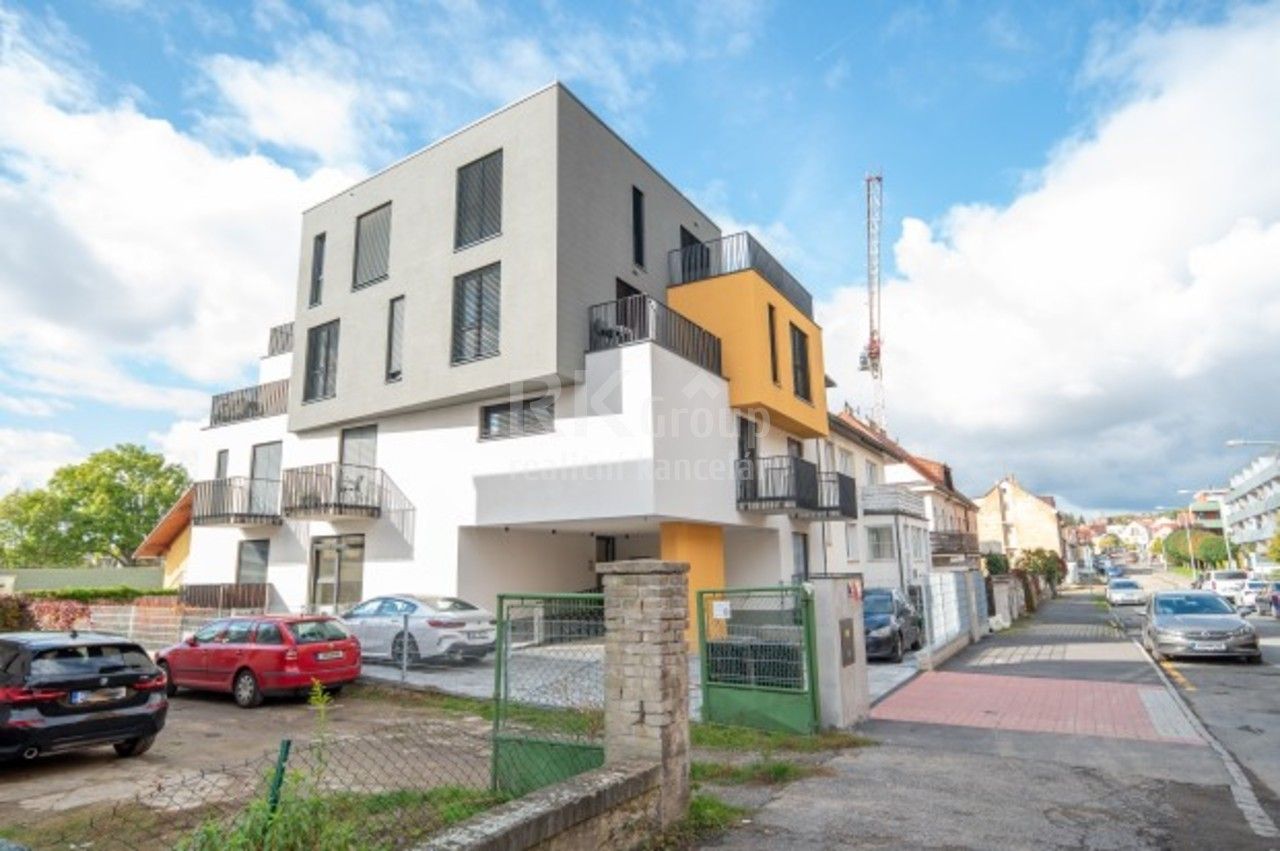 1+kk, Pakoměřická, Praha, 27 m²