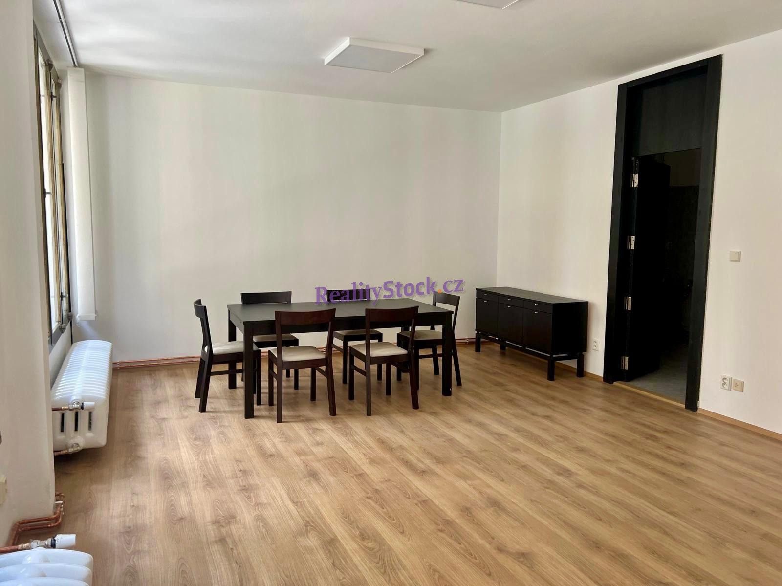 Kanceláře, V jámě, Praha, 125 m²