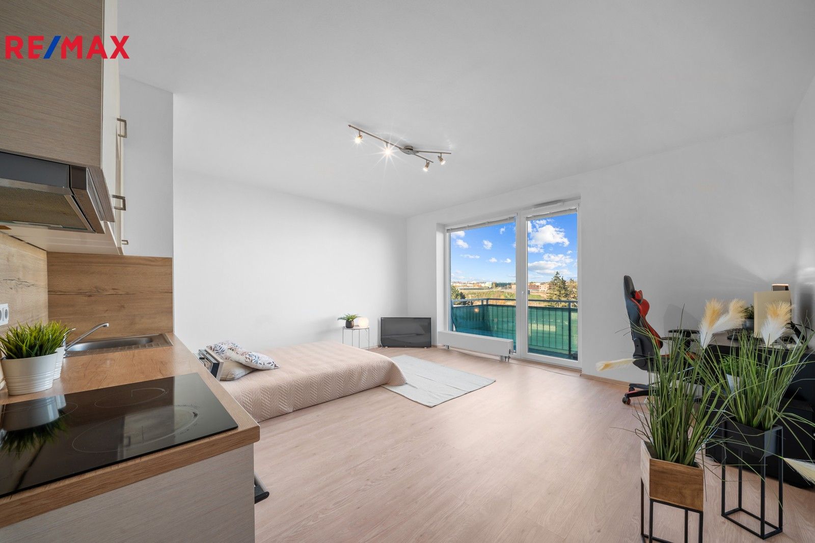 1+kk, Ječná, Hostivice, 32 m²