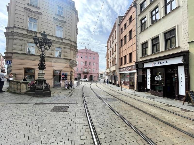 Pronájem obchodní prostory - Denisova, Olomouc, 140 m²