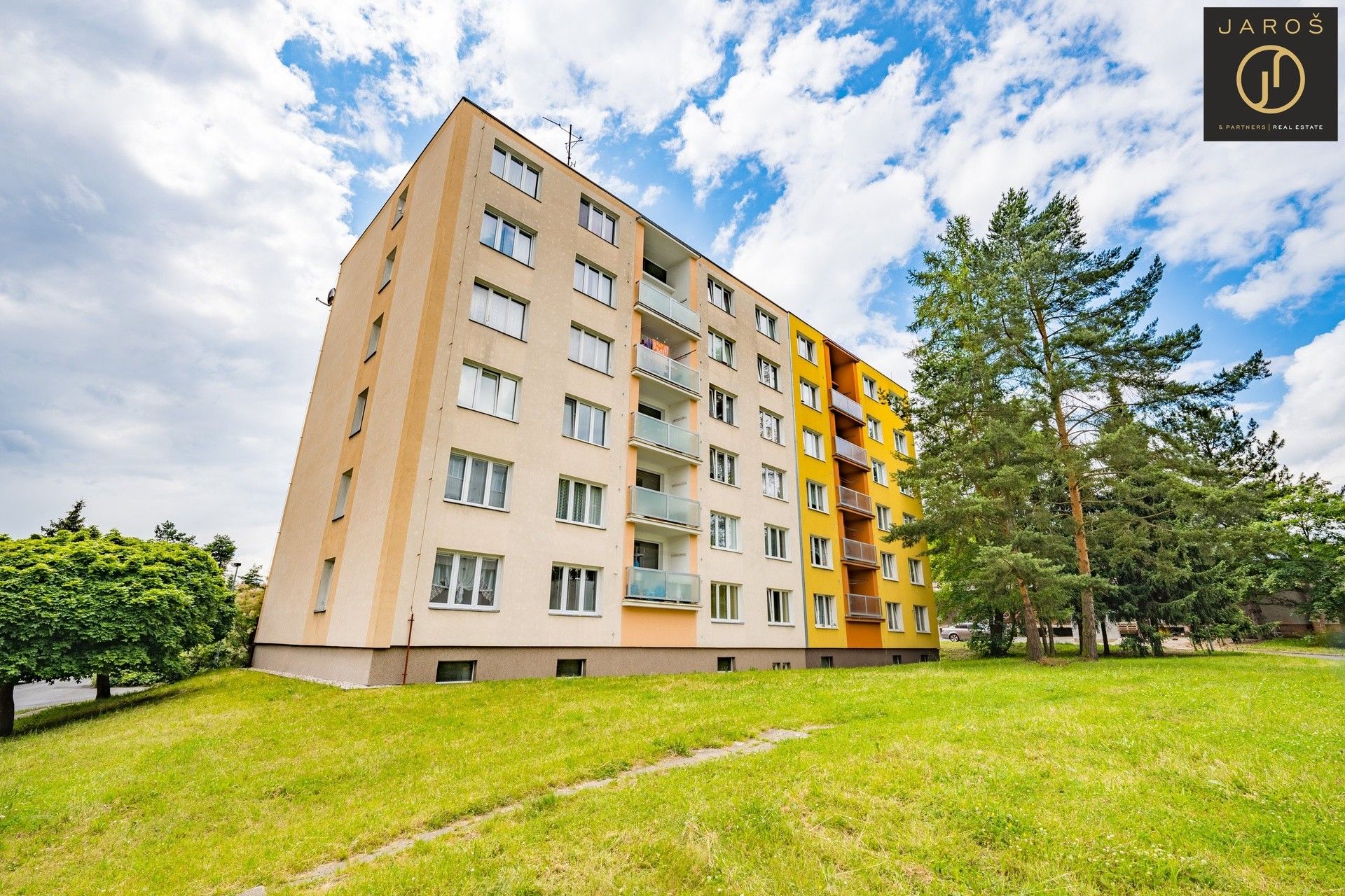 4+1, Kpt. Nálepky, Karlovy Vary, 83 m²